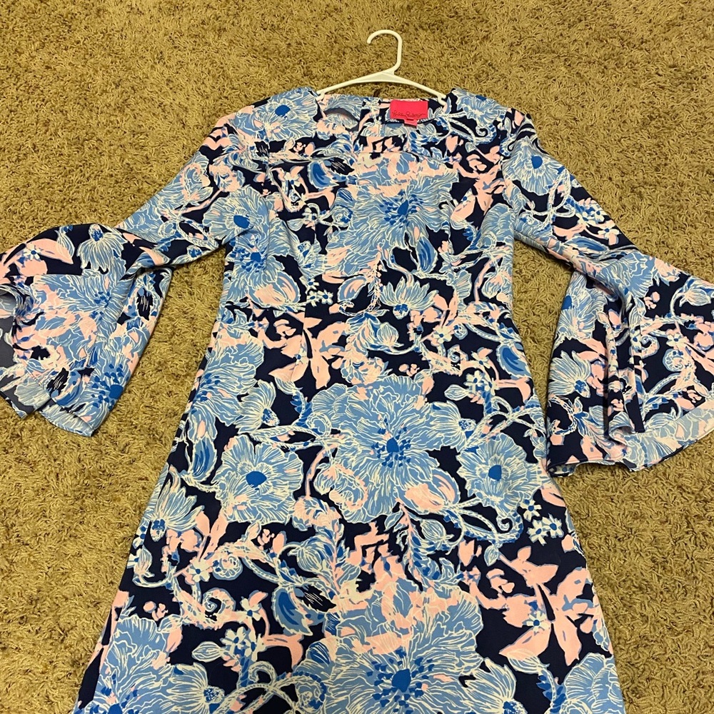 Lilly Pulitzer Trumpet Sleeve Dress. Size 6. Worn Once for Graduation.